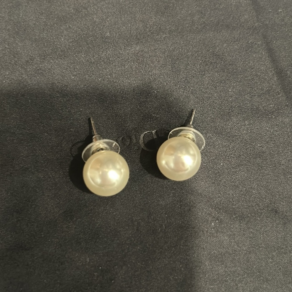 Pearl earrings